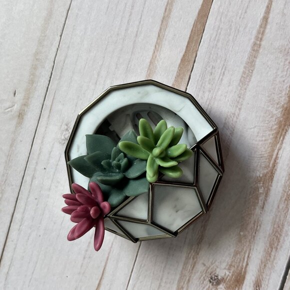 Bath and Body Works Car Fragrance Holder - Picture 1 of 5